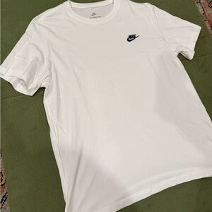 Nike White Short Sleeve Men's Tee Size L